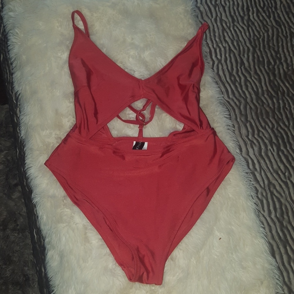 Sold out!!!! MinkPink one piece worn once